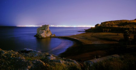 Esta imagen me deja casi sin palabras, decir bonito es poco. El Peñón del Cuervo
